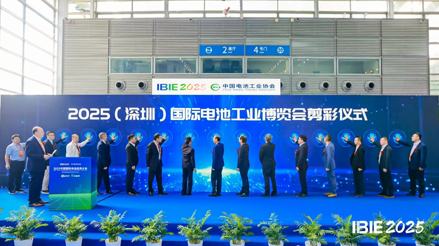 集装箱变身移动电源！上海寰宇亮相2025中国国际电池应用大会